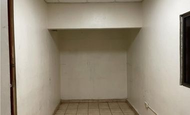 PARQUE LEFEVRE / 300M2 / DIVISIONES DE VIDRIO / 5 PARKING / SOBRE VIA