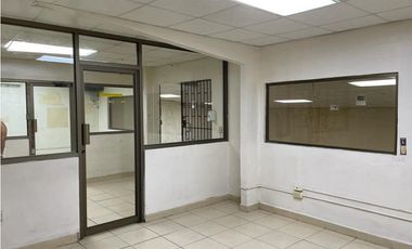 PARQUE LEFEVRE / 300M2 / DIVISIONES DE VIDRIO / 5 PARKING / SOBRE VIA