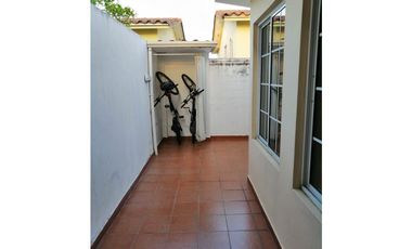VENTA DE CASA PH DORADO SPRING CONDADO DEL REY 236MTS JP