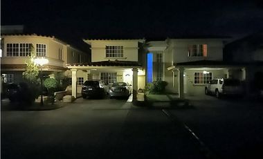 VENTA DE CASA PH DORADO SPRING CONDADO DEL REY 236MTS JP