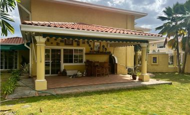 VENDO CASA EN PH COSTA DORADA EN COSTA DEL ESTE