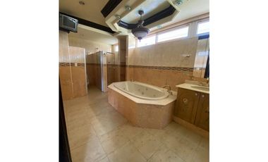 VENDO CASA EN PH COSTA DORADA EN COSTA DEL ESTE