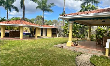 VENDO CASA EN PH COSTA DORADA EN COSTA DEL ESTE