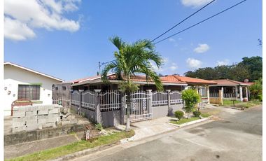 Se Vende Casa en Residencial Valle Dorado- La Chorrera