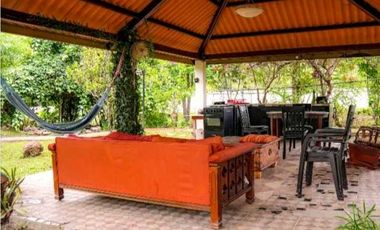 Alquier de Casa Amoblada en las Uvas de San Carlos Cod-J