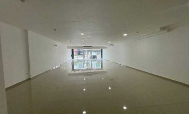 Alquiler de Local Comercial en Via España 170 m2.Cod-J