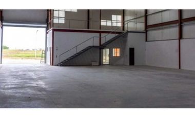 Alquiler de Ofi Bodega a nivel de piso y anden movil, Tocumen Cod-J067