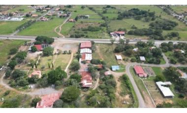 Venta de Terreno 6978m2 con Bodega en Via Pcpal, Aguadulce, Coclé
