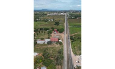 Venta de Terreno 6978m2 con Bodega en Via Pcpal, Aguadulce, Coclé