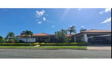 Venta de Casa en Vista Mar San Carlos. Cod-J179