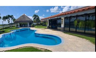 Venta de Casa en Vista Mar San Carlos. Cod-J179