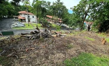 Venta de Terreno a orilla de calle en La Boca, Ancón, Balboa Cod-J009