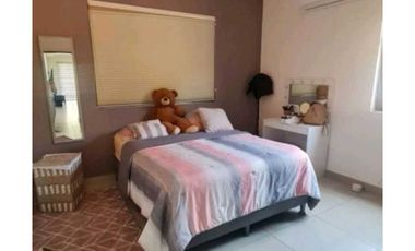 Venta de Casa en Embassy Club Clayton Cod .-J