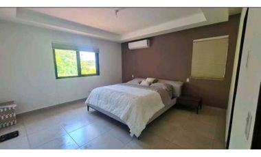 Venta de Casa en Embassy Club Clayton Cod .-J