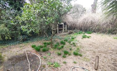 CASA 4 AMBIENTES ESTILO COLONIAL - BARRIO GROSELLAR - APTO CREDITO