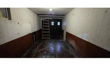 Alquiler comercial chalet de 7 ambientes en inmejorable ubicación.