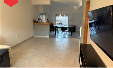 AMPLIA CASA EN VENTA (Calle 42 e/37 y 39)