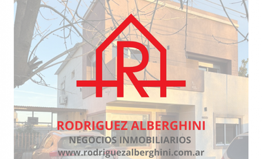 AMPLIA CASA EN VENTA (Calle 42 e/37 y 39)