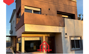 AMPLIA CASA EN VENTA (Calle 42 e/37 y 39)