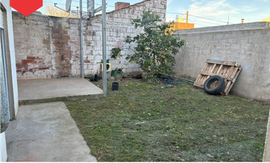 AMPLIA CASA EN VENTA (Calle 42 e/37 y 39)