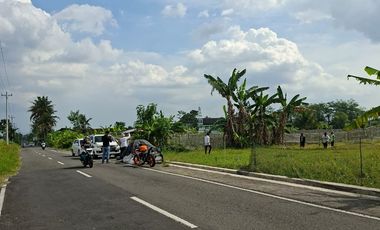 Tanah JogjaTepi Jalan Aspal Dekat Kampus UII Cocok Kost dan Villa