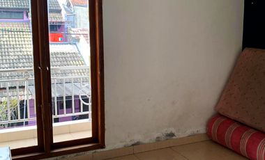 Rumah 3 Lantai Bagus Siap Huni di Perumahan Kota Cianjur