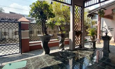 Disewakan Rumah di Manahan Solo, 3+1KT, Lingkungan Elit