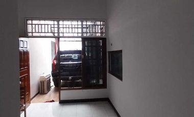 Disewakan Rumah di Manahan Solo, 3+1KT, Lingkungan Elit