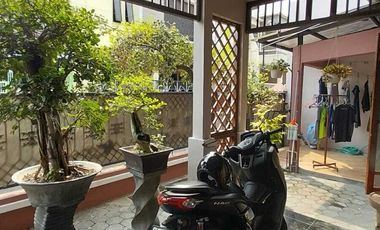 Disewakan Rumah di Manahan Solo, 3+1KT, Lingkungan Elit