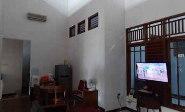 Disewakan Rumah di Manahan Solo, 3+1KT, Lingkungan Elit
