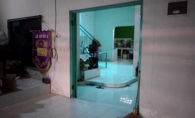 Rumah 2 Lt 4KT Baturan Colomadu, Jual (Turun Harga) / Disewakan