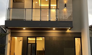 Hunian Modern 2 Lantai Selangkah ke Jakarta Selatan