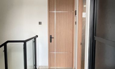 Hunian Modern 2 Lantai Selangkah ke Jakarta Selatan