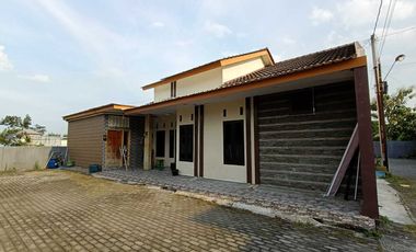 Rumah Super Lebar 17,5m di Ngemplak, Selangkah ke Pintu Tol