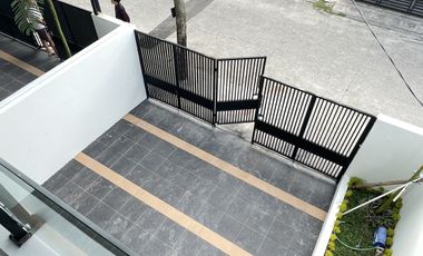 Rumah 2 Lantai Eksklusif, Dekat Pintu Tol Limo Depok