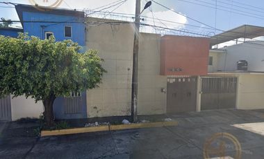 CASA A LA VENTA EN COLONIA TARIANES, JIUTEPEC, MORELOS, A 15 MINUTOS DE GALERIAS CUERNAVACA..