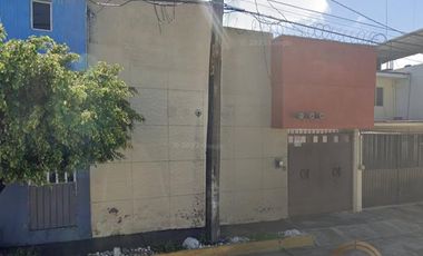 CASA A LA VENTA EN COLONIA TARIANES, JIUTEPEC, MORELOS, A 15 MINUTOS DE GALERIAS CUERNAVACA..