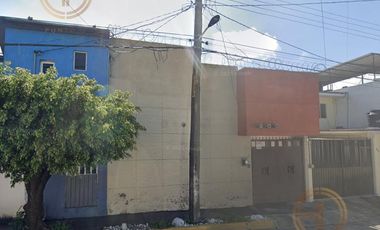 CASA A LA VENTA EN COLONIA TARIANES, JIUTEPEC, MORELOS, A 15 MINUTOS DE GALERIAS CUERNAVACA..