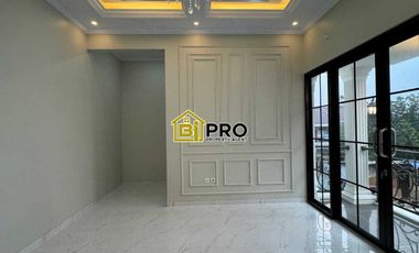 Rumah baru 3 lantai plus rooftop di Jagakarsa Jakarta Selatan