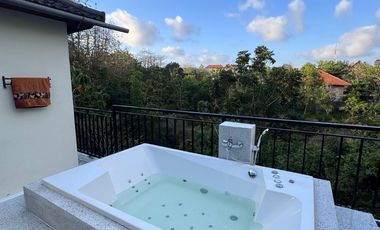 FOR SALE SEMI VILLA HOUSE WITH A BEAUTIFUL POOL JACUZZI AT UNGASAN