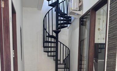 FOR SALE SEMI VILLA HOUSE WITH A BEAUTIFUL POOL JACUZZI AT UNGASAN