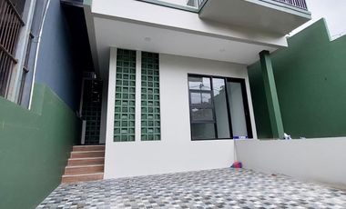 RUMAH BARU MINIMALIS DI CIGADUNG DAGO BANDUNG Strategis Harga Nego