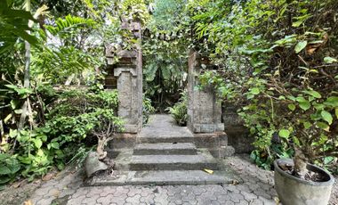 DIJUAL VILLA MEWAH CIUNG WANARA 2 LANTAI KAWASAN ELIT RENON BALI