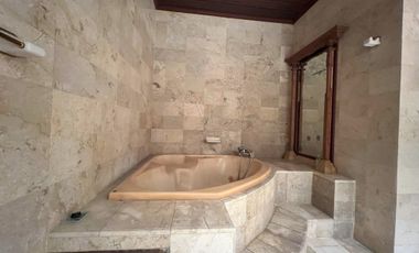 DIJUAL VILLA MEWAH CIUNG WANARA 2 LANTAI KAWASAN ELIT RENON BALI