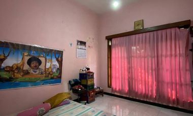 Rumah Hook Terawat Bangunan Kokoh di Sawojajar Malang