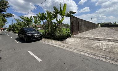 Rumah Bonus Kolam Renang Jl. Damai Tipe Bali 110/171. SHM PBG