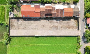 Rumah Bonus Kolam Renang Jl. Damai Tipe Bali 110/171. SHM PBG