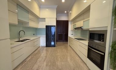 FOR RENT TOWNHOUSE BANGKA KEMANG JAKARTA SELATAN
