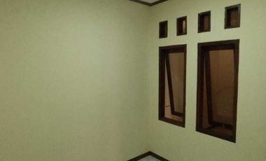 Dijual Rumah Mungil Siap Pakai Area Jalan Logam Buah Batu Bandung