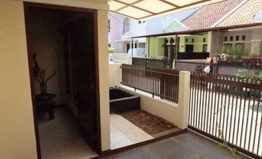 Dijual Rumah Mungil Siap Pakai Area Jalan Logam Buah Batu Bandung